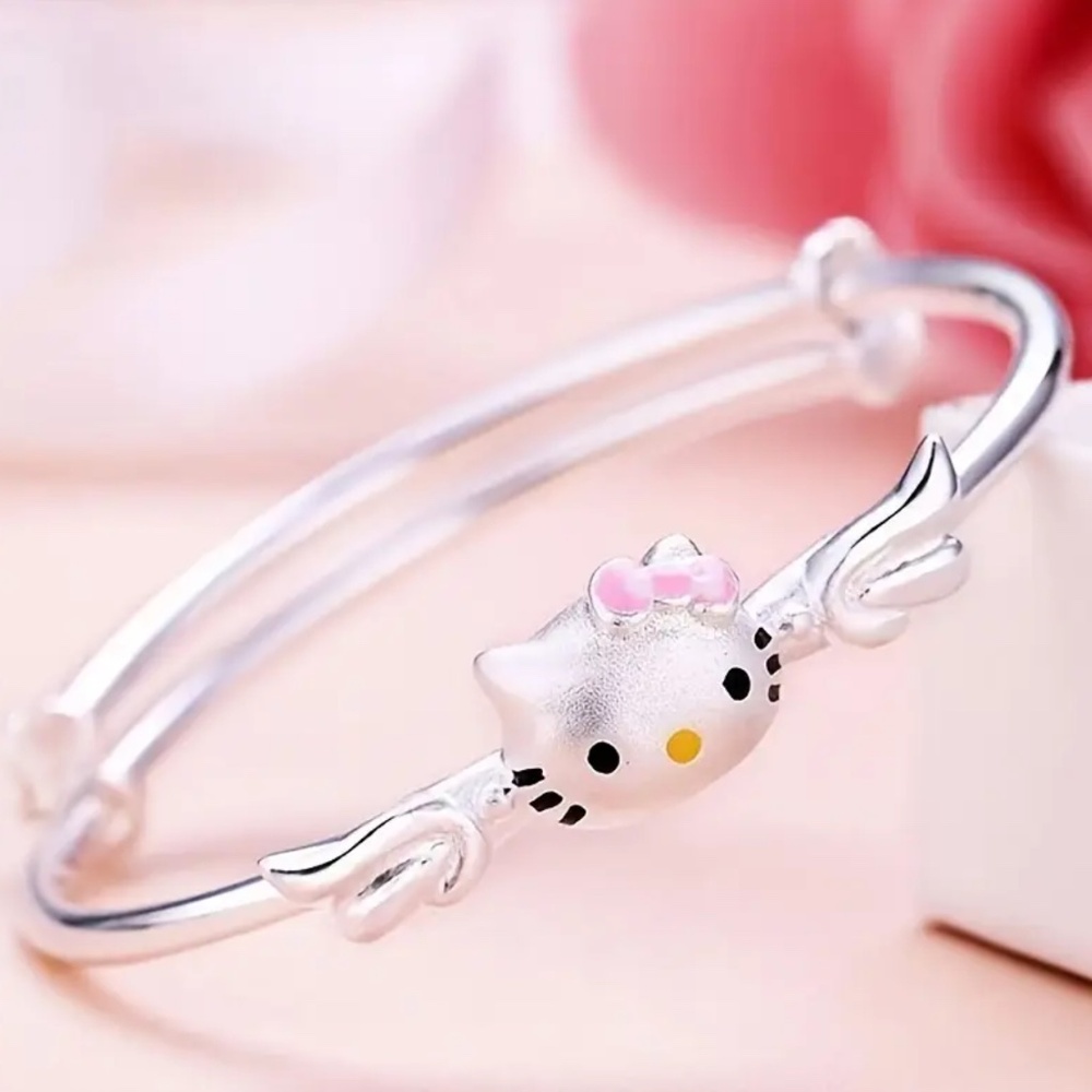 NWT! Sanrio Hello Kitty Silver Tone Bangle Bracelet!